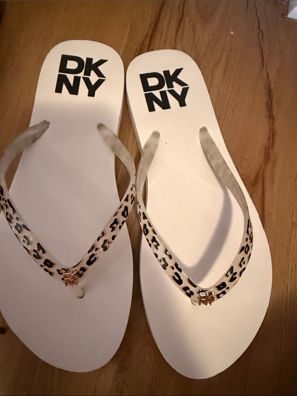 NWOT DKNY White Flip Flops with Leopard-Print Straps and Gold Logo